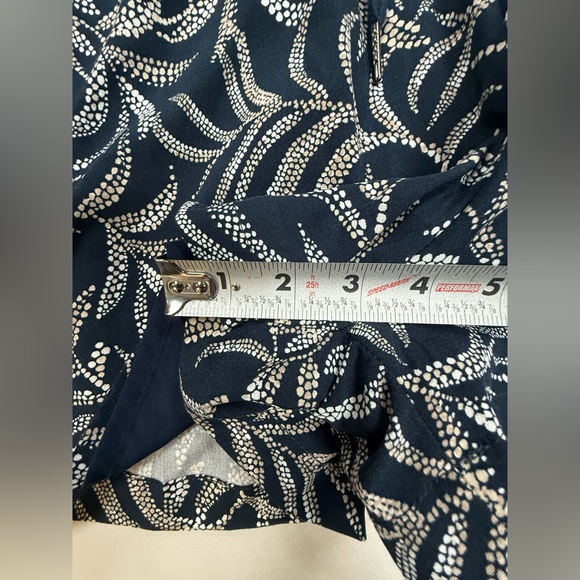 Evereve Navy Leaf-Print Short Sleeve Romper - Picture 5 of 14
